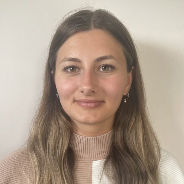 Portrait photo of Erin Richardson