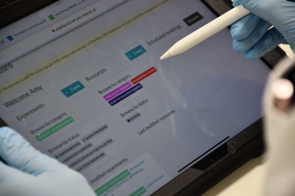 eLabFTW being used on a tablet in a research lab